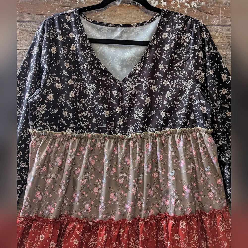 Women’s Floral Tiered Tunic Top - Black, Olive & Red - Picture 5 of 14